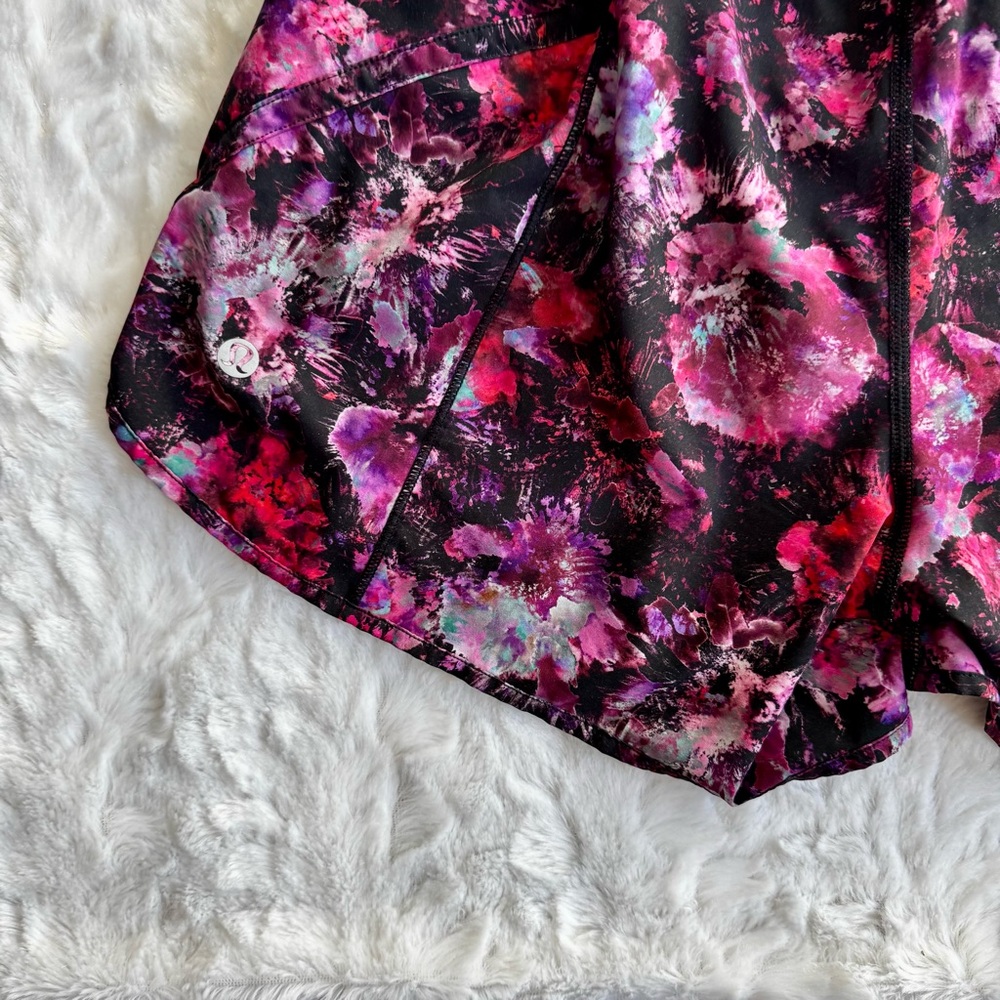 Lululemon Tracker Short V 4” in Fluoro Floral Multi Pink Purple Lined Size 4 - Picture 6 of 10